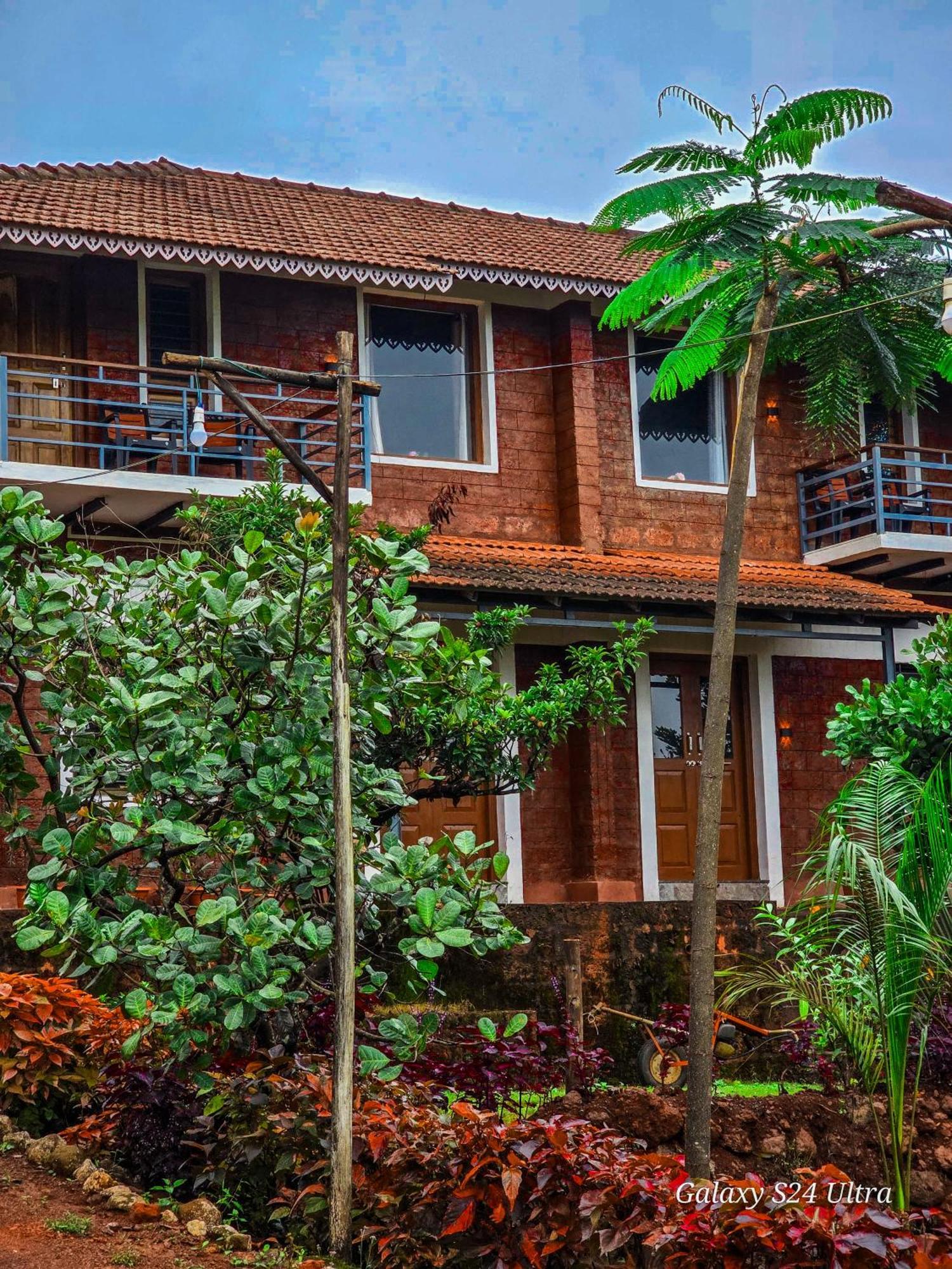 Chalobahills Farmstay Resort Ajra Exterior foto